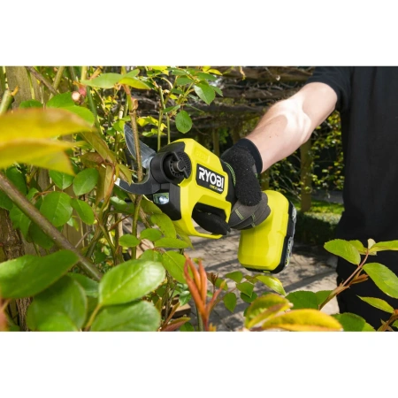 фото аккумуляторный бесщеточный секатор ryobi one+ ry18scxa-0 5133005025